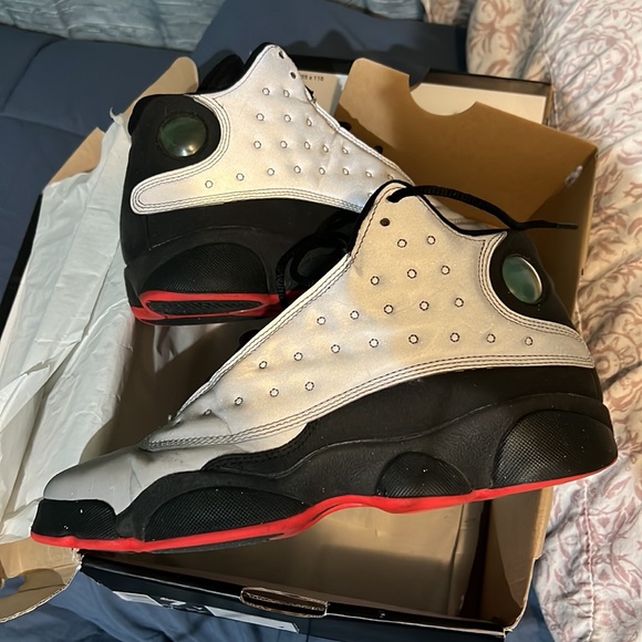 Reflecting in the dark. Great for riding bikes… - Picture 7 of 8